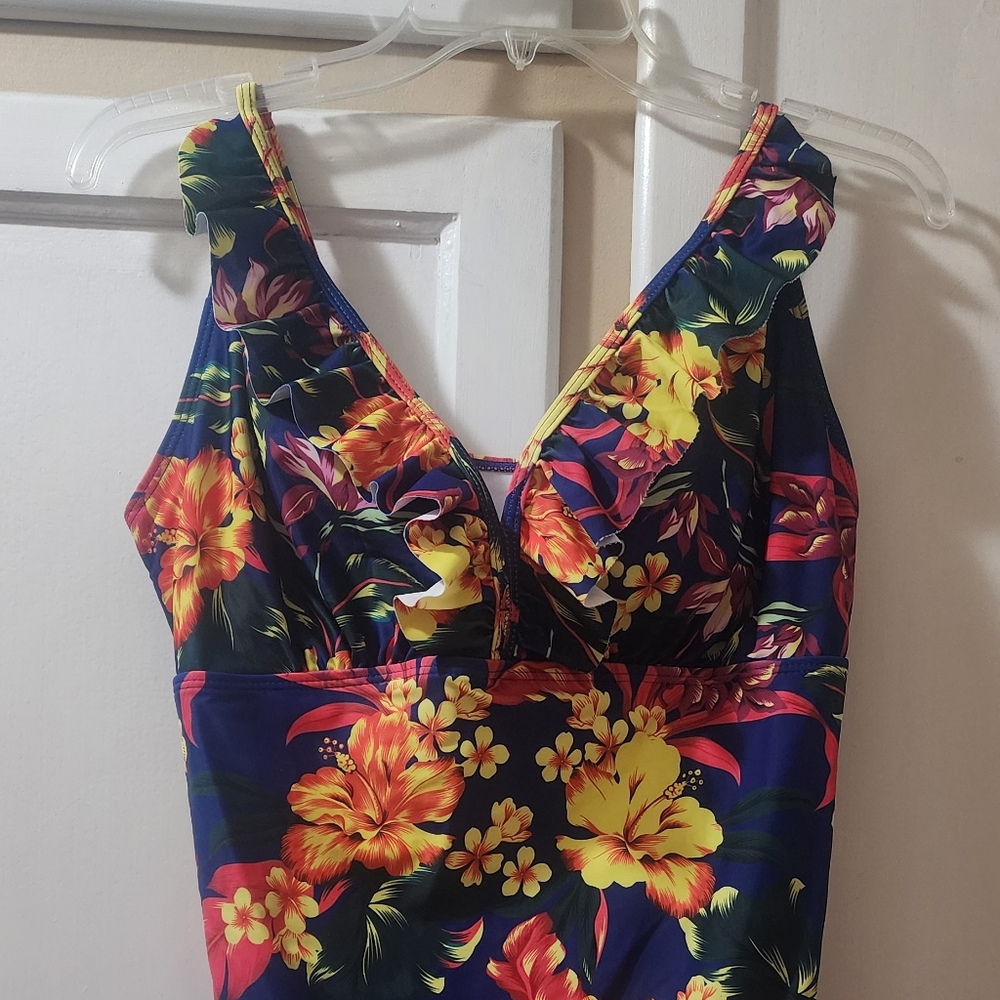 SHEIN Women's Floral Print One Piece Swimsuit NWT - Picture 6 of 11